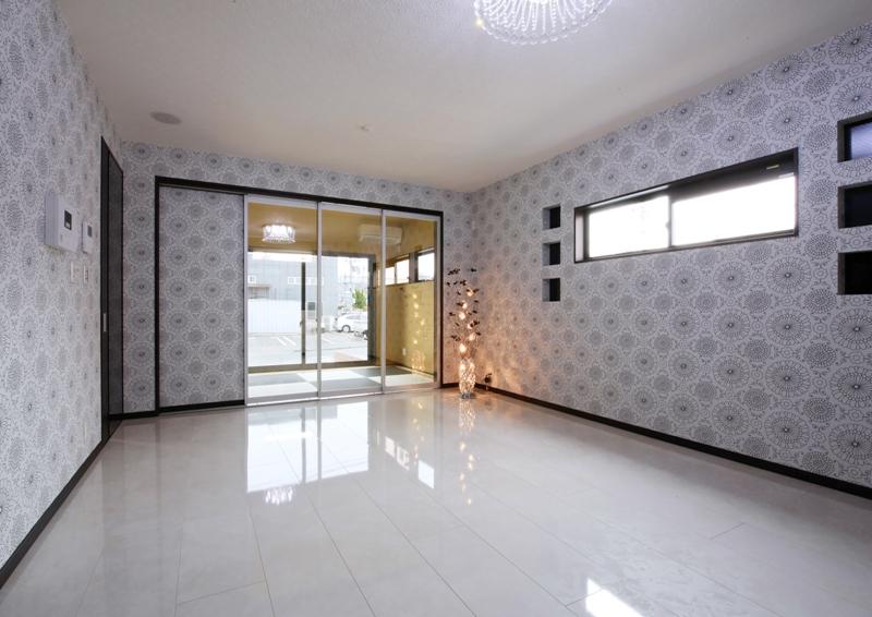 Living. Past of construction cases