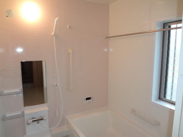 Same specifications photo (bathroom). Spacious bathroom that can be bathing with children