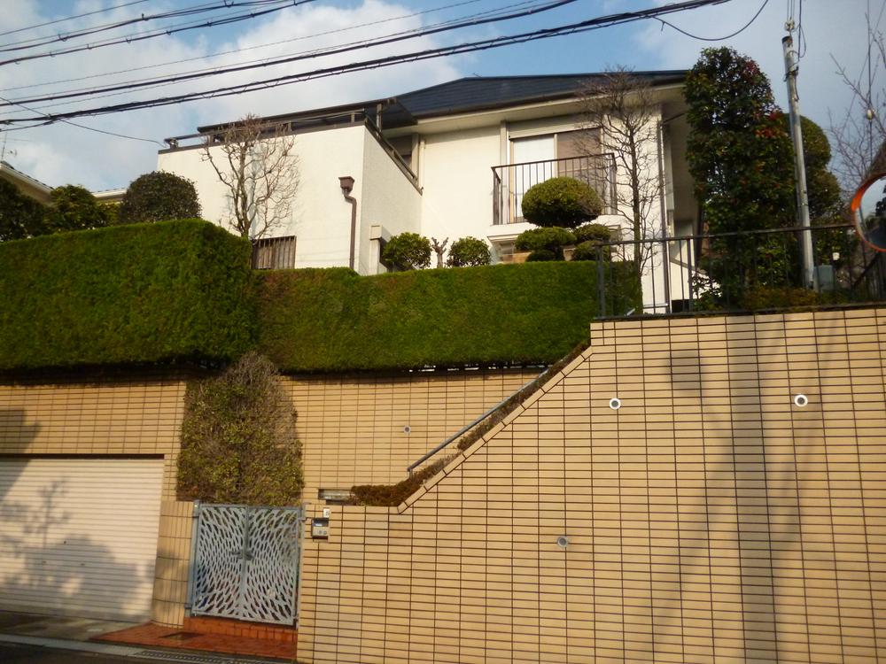 Local appearance photo. Local (12 May 2013) Shooting