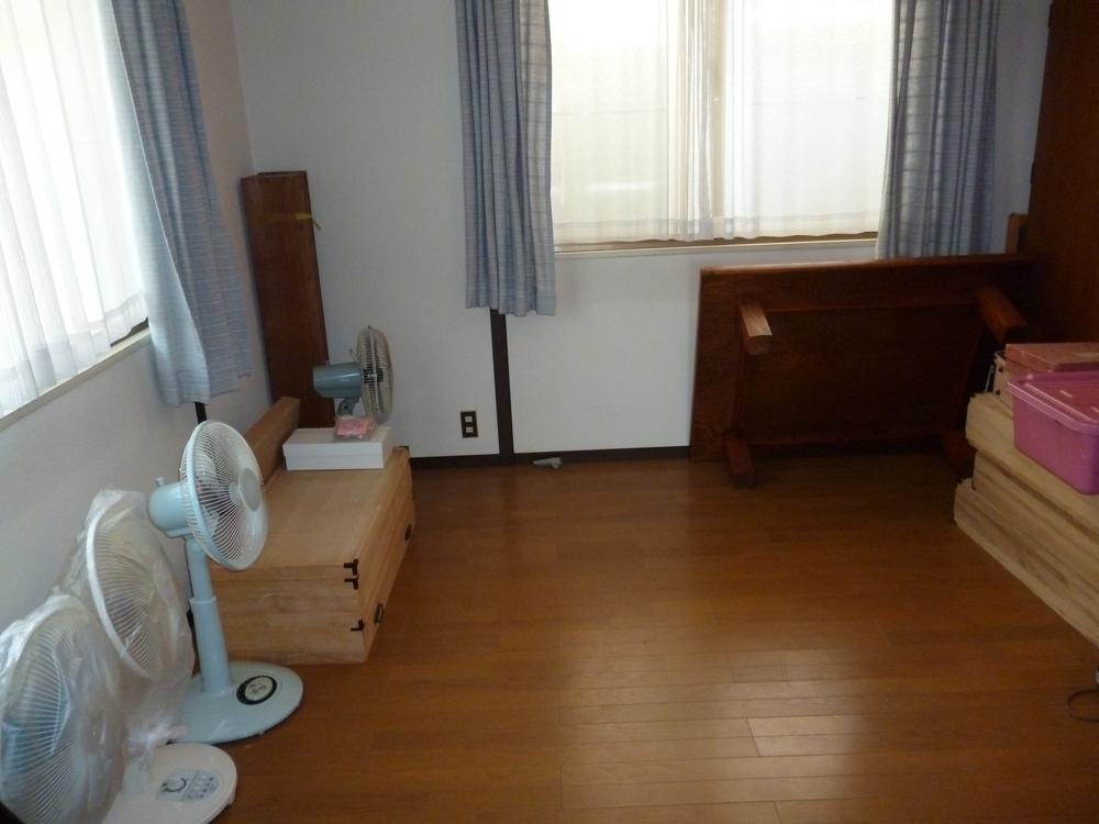 Non-living room. Indoor (12 May 2013) Shooting