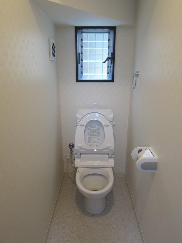 Toilet. Same specifications