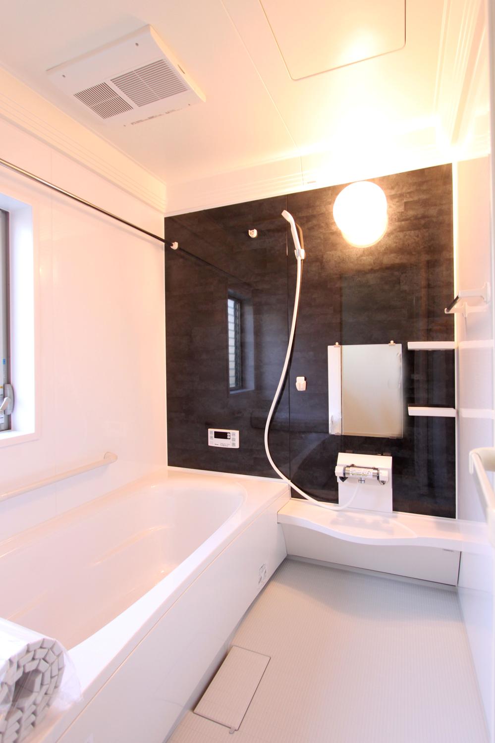 Bathroom. ◆ bathroom