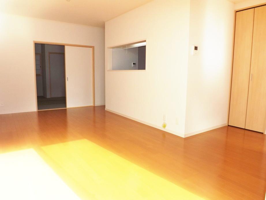 Living. Local photos (living) LDK16 Pledge, All rooms have double-glazing!