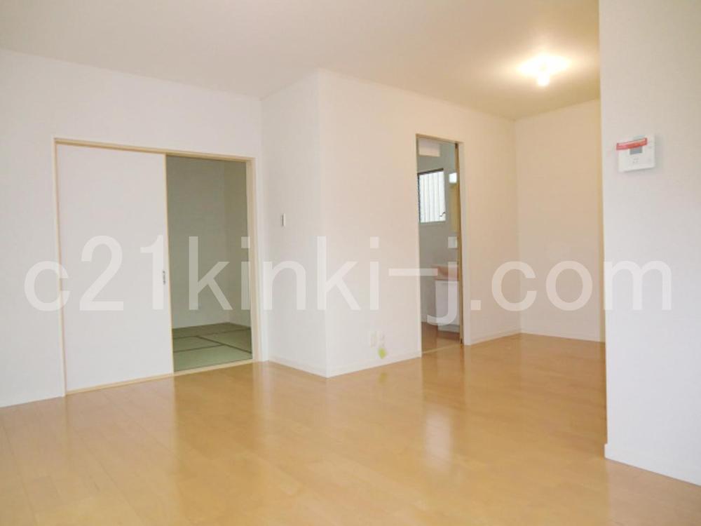 Same specifications photos (living). Same specifications photos (living) LDK15 Pledge, All rooms have double-glazing!