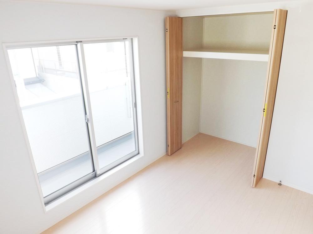 Same specifications photos (Other introspection). Same specifications photos (Western-style)