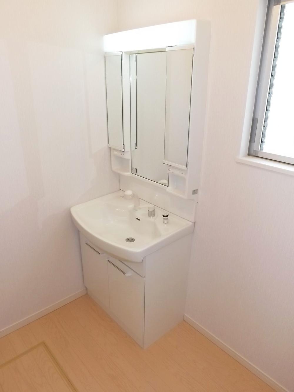 Other Equipment. With hand shower! Cleansing also shampoo happy!