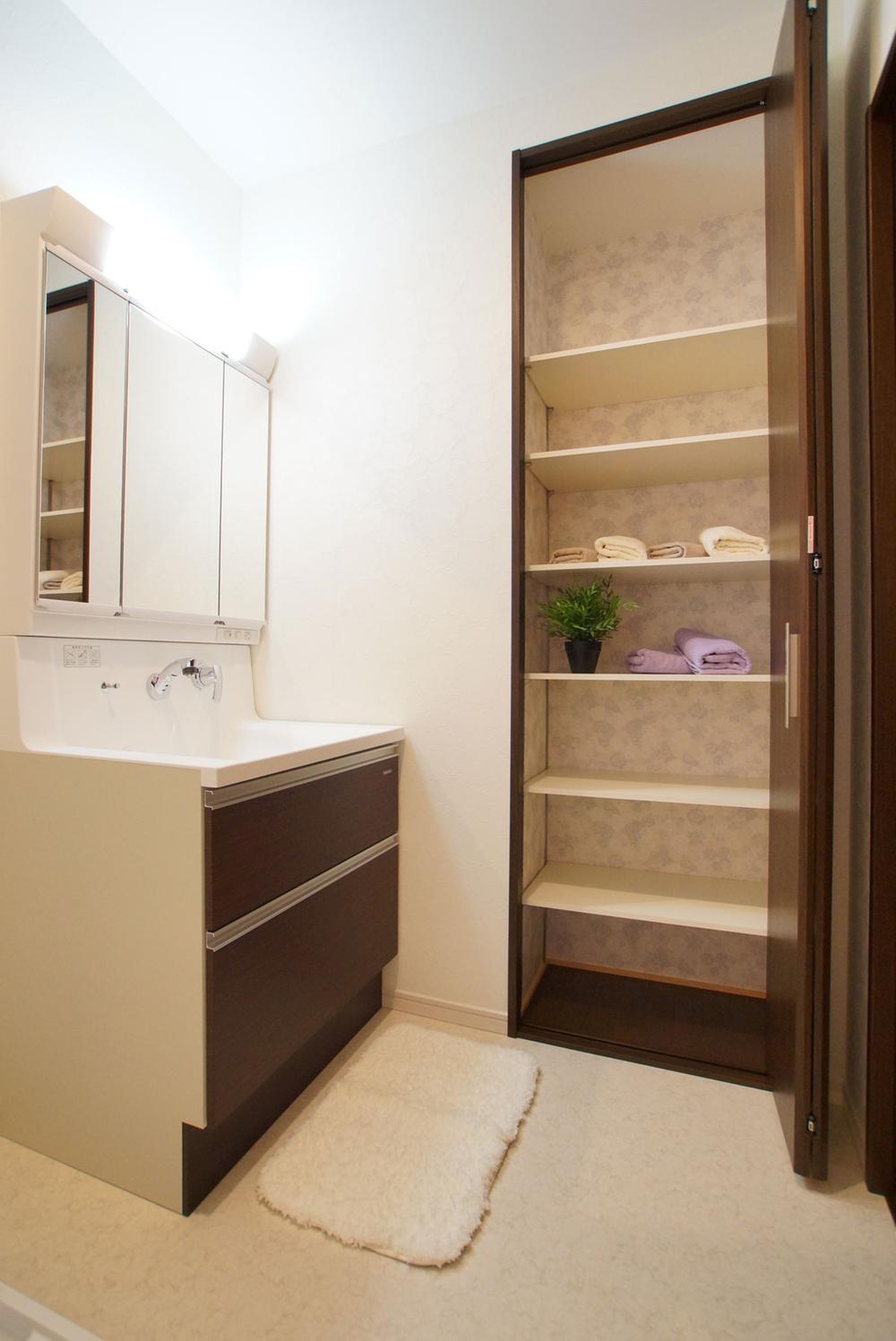 Wash basin, toilet. Our construction case. Basin with a storage