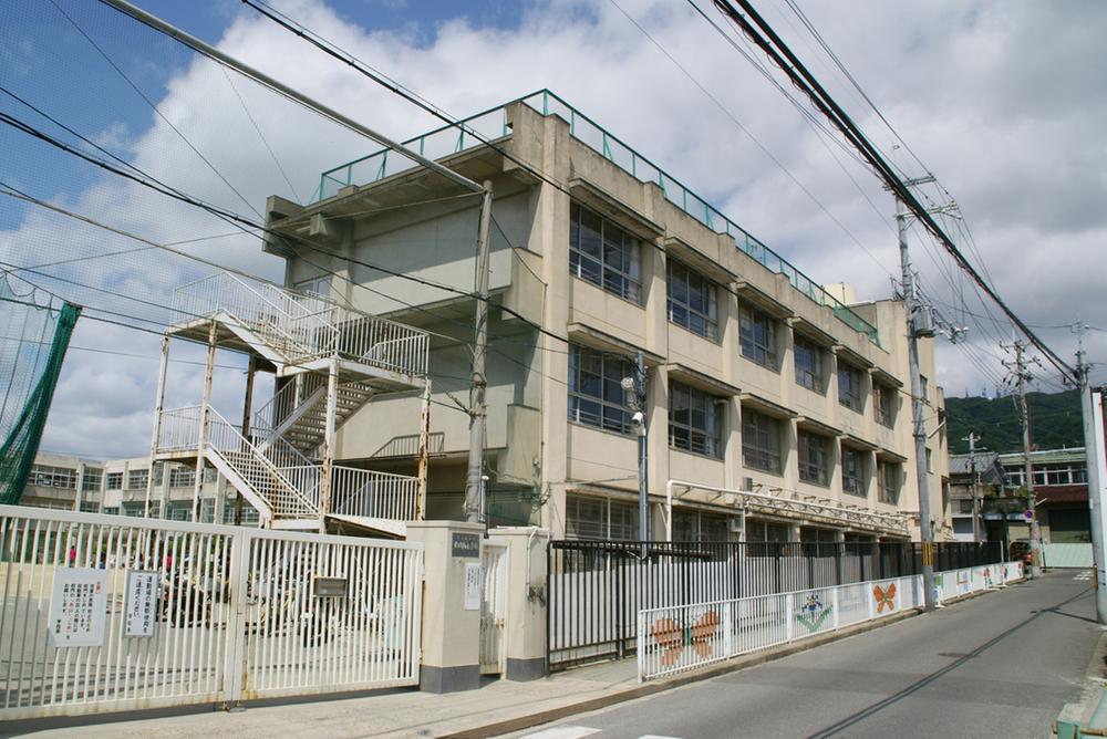 Primary school. Higashi-Osaka 878m up to municipal sheets Okanishi Elementary School
