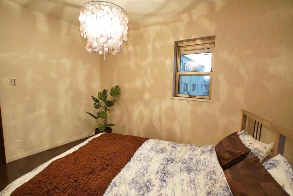 Same specifications photos (Other introspection). Bedroom example