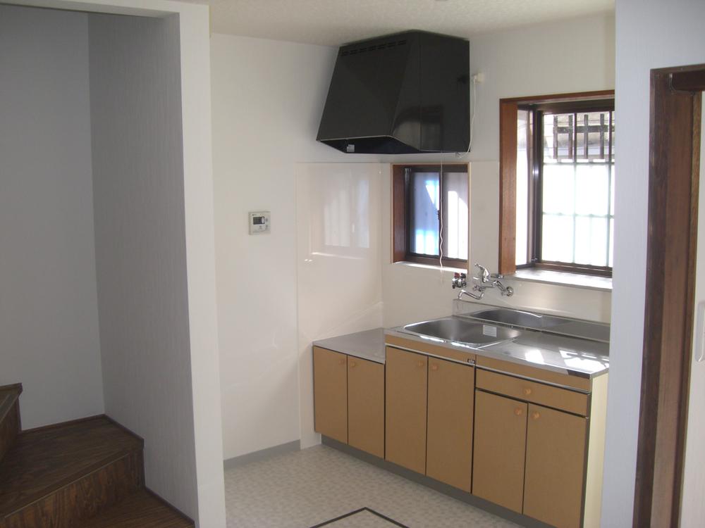 Kitchen. Local (April 2009) Shooting