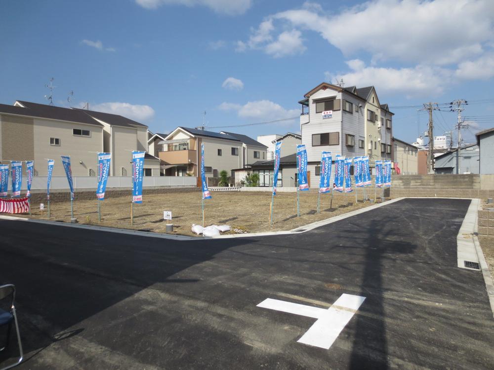 Local photos, including front road. Local Photos