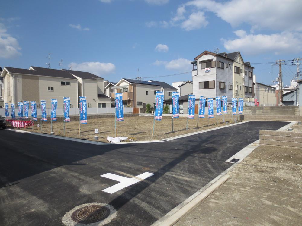 Local photos, including front road. Local Photos