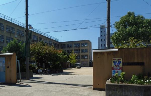 Primary school. Relieved to near 300m to Fujito elementary school