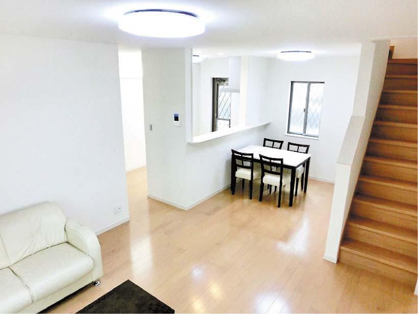 Same specifications photos (living). Our construction cases