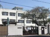Primary school. Takaidanishi until elementary school 7-minute walk.