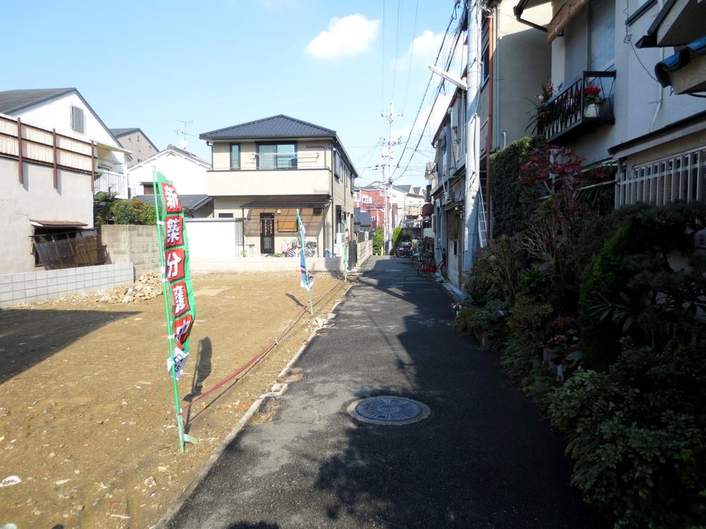 Local photos, including front road. Local (12 May 2013) Shooting