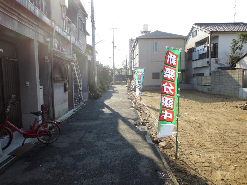 Local photos, including front road. Local (12 May 2013) Shooting