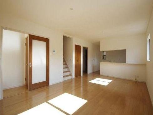 Same specifications photos (living). Our complete listing (April shooting)