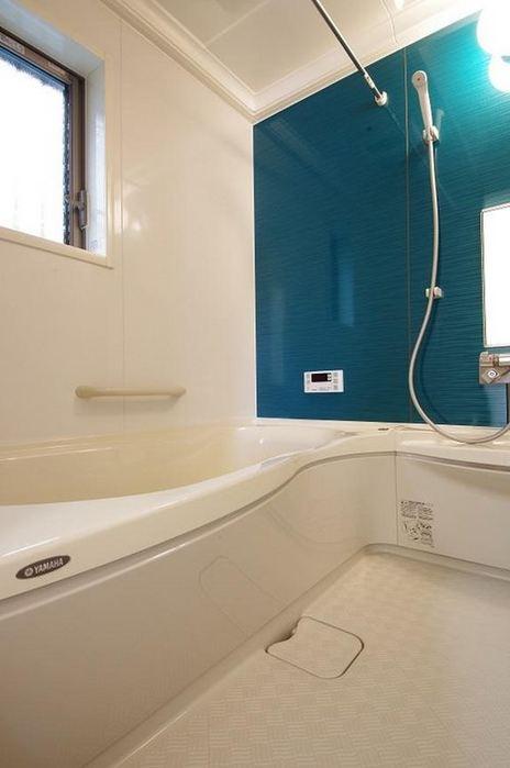 Same specifications photo (bathroom). Our complete listing (April shooting)