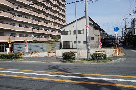 Local photos, including front road. Soon construction plans local (April shooting)