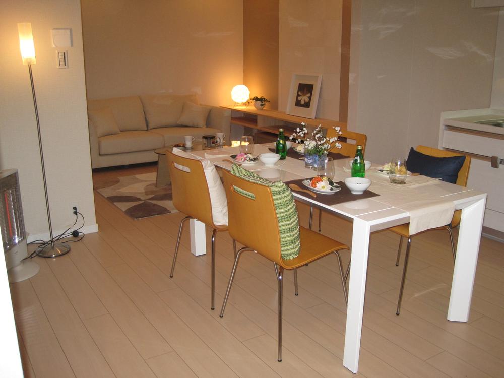 Building plan example (introspection photo). Please spend everyone in your family in the evening elegant atmosphere