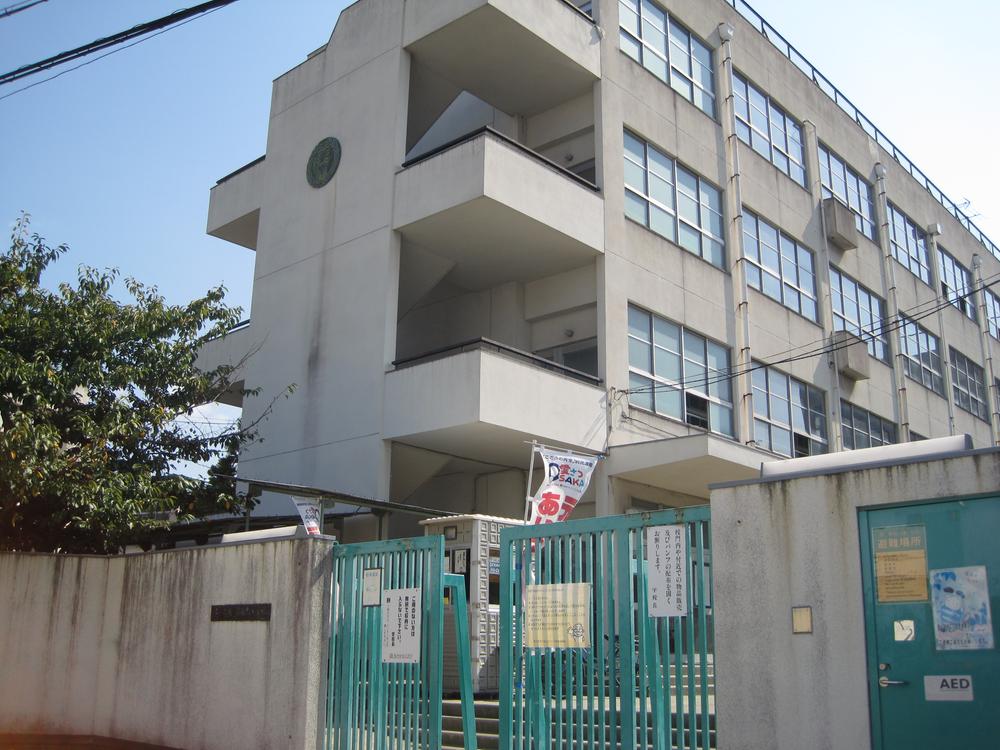 Primary school. Higashi-Osaka City Museum of Aida to South Elementary School 1057m