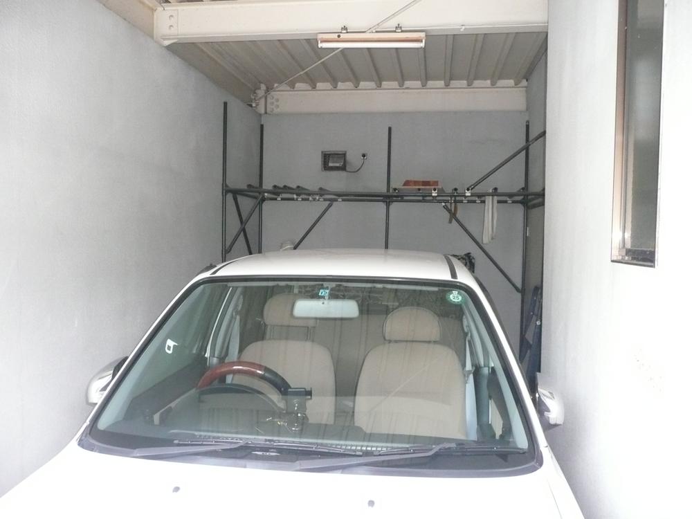 Parking lot. Local (10 May 2013) Shooting