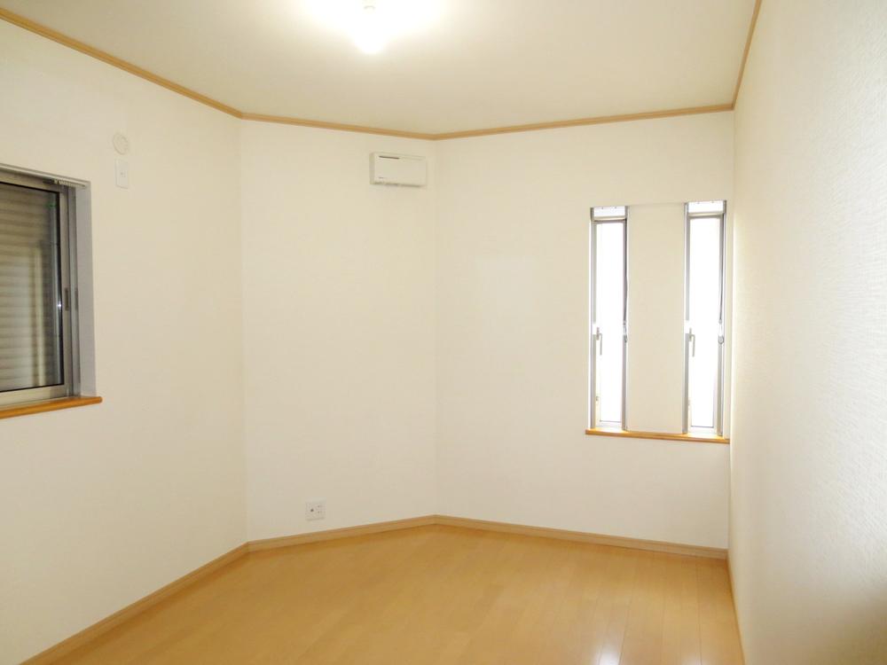 Non-living room. Local (10 May 2013) Shooting