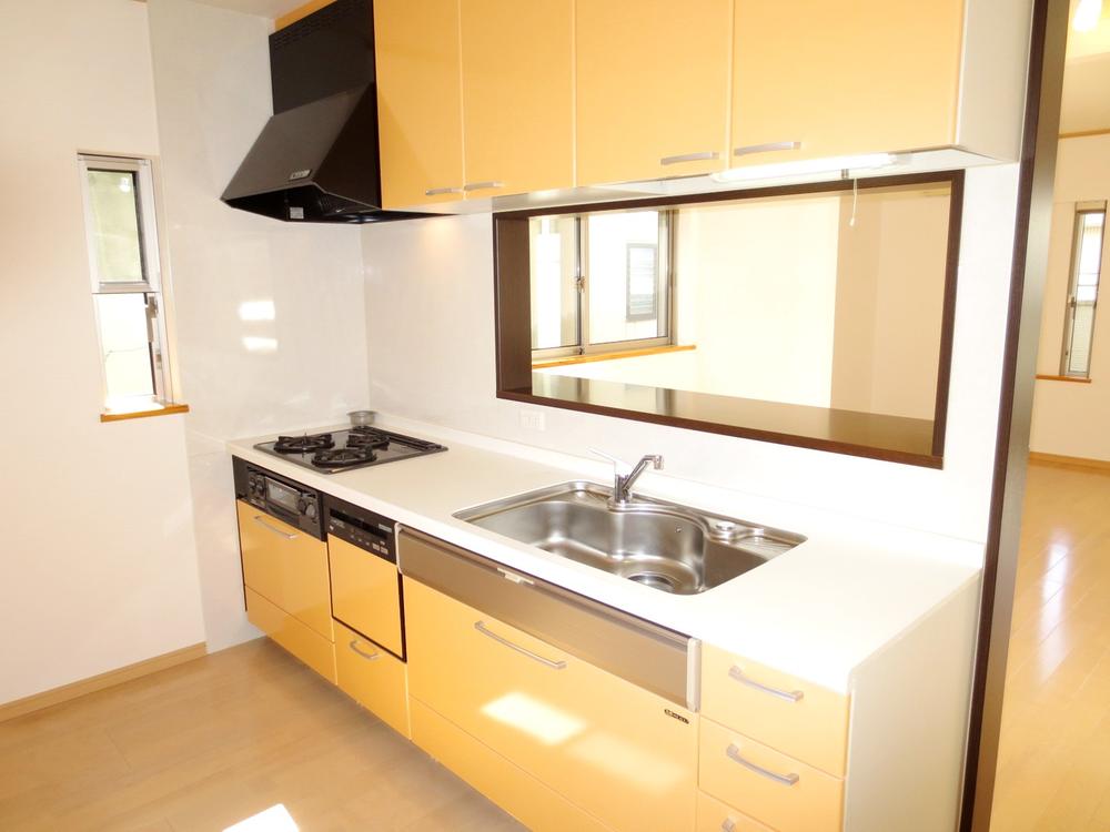 Kitchen. Local (10 May 2013) Shooting