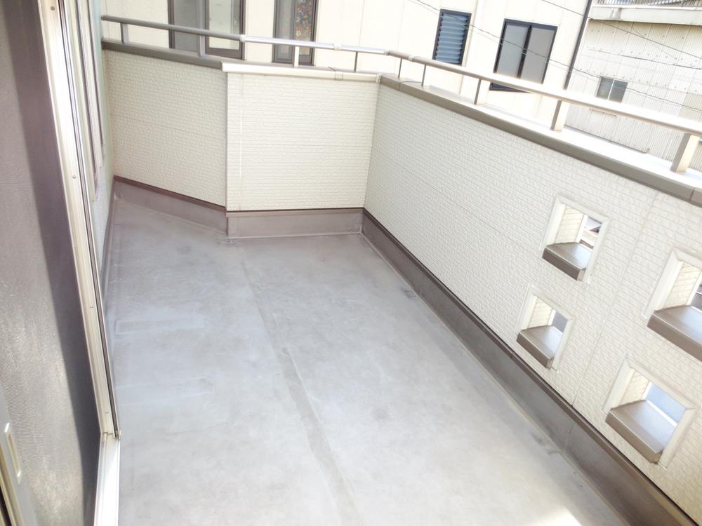 Balcony. Local (10 May 2013) Shooting