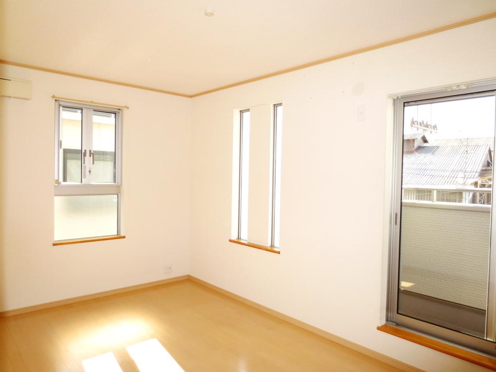 Non-living room. Local (10 May 2013) Shooting