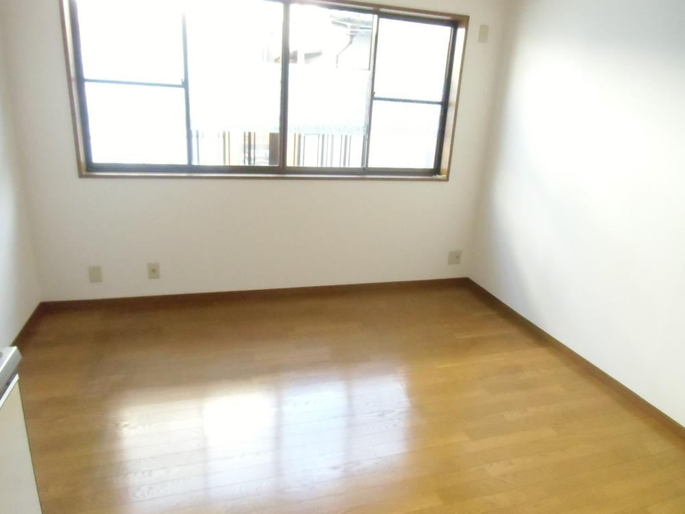 Living. Indoor (04 May 2013) Shooting