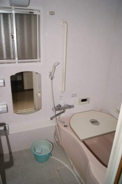 Bathroom. June 2006 renovated