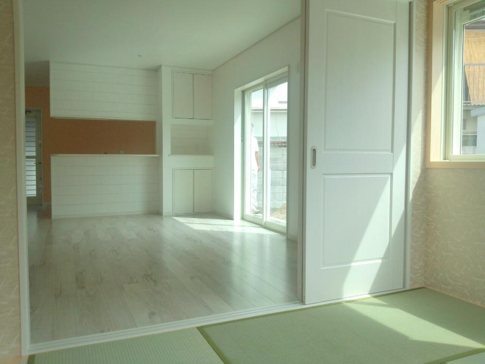 Living.  ☆ Other subdivision model house photo ☆