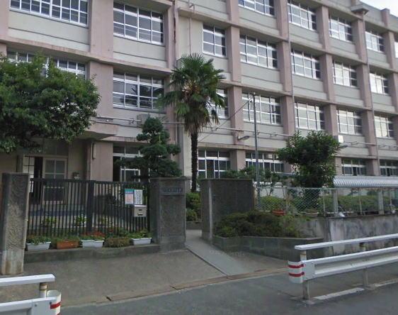 Junior high school. Higashi-Osaka to municipal Nagase Junior High School 640m