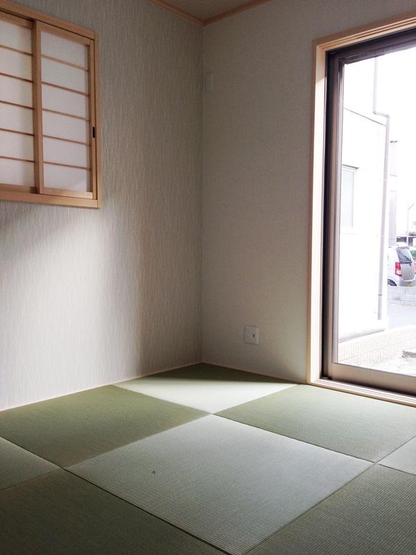 Non-living room. One room is want Japanese-style room