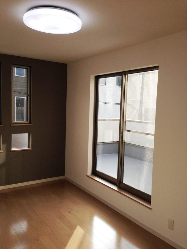 Non-living room. Stuck in each room wallpaper