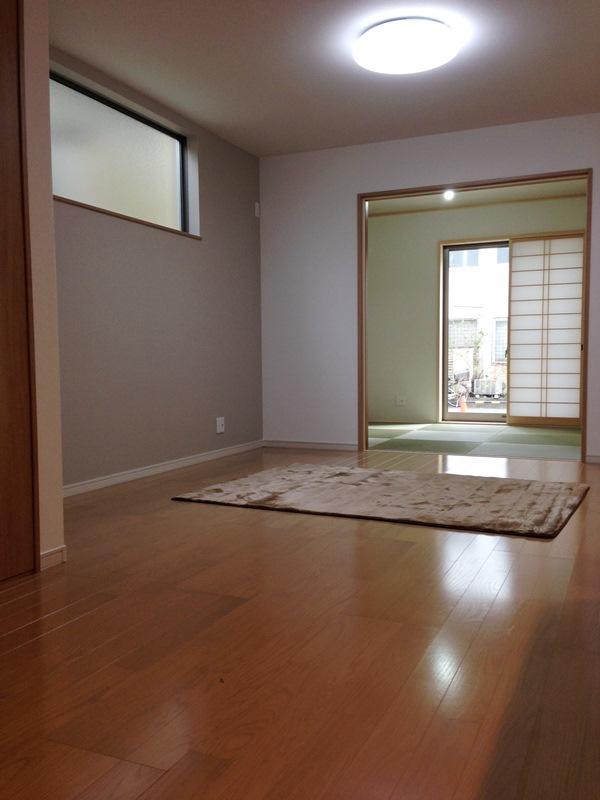 Living. Bright living