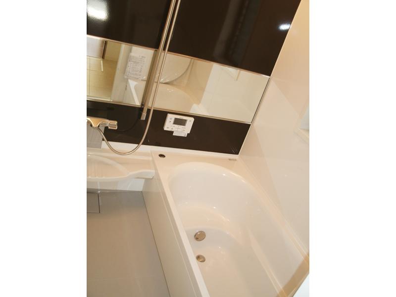 Bathroom. Bathroom to put in a relaxed manner is, There is a feeling of cleanliness, You can refresh the tired of the day.