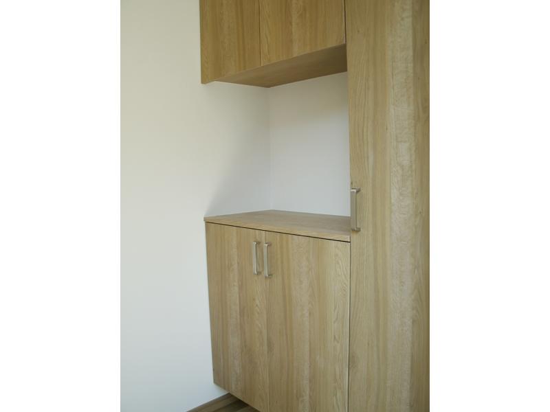 Entrance. Because the whole family of small items can store plenty, Entrance around Matomarimasu always clean.