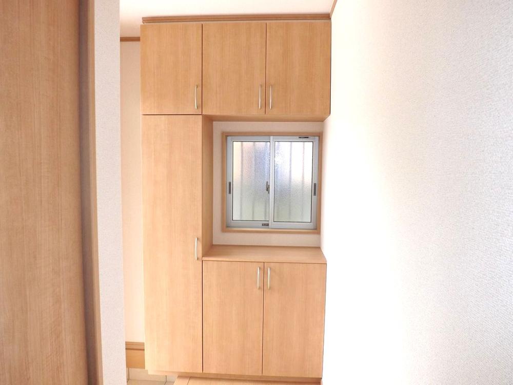 Same specifications photos (Other introspection). Same specifications photos (entrance)