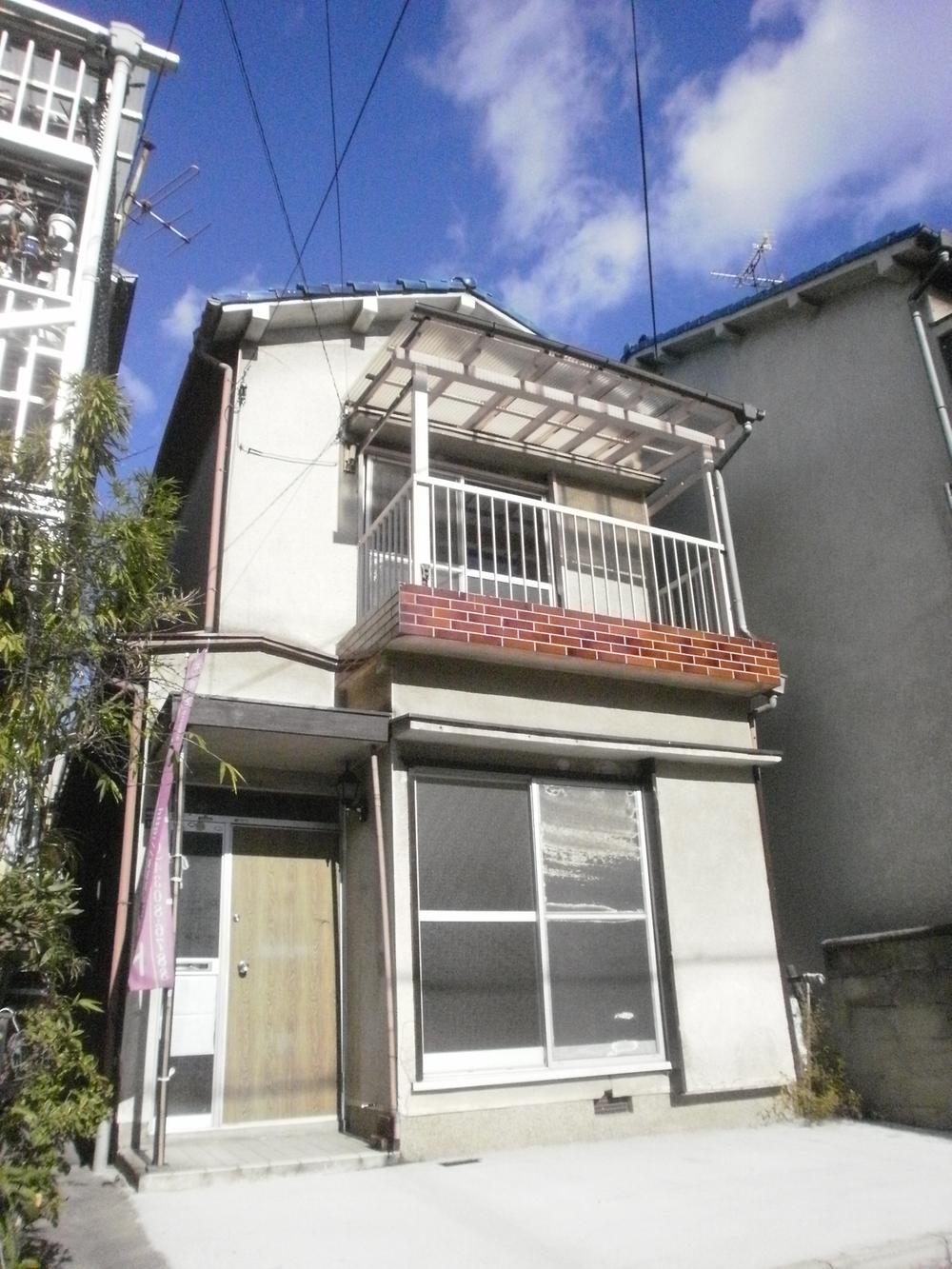 Local appearance photo