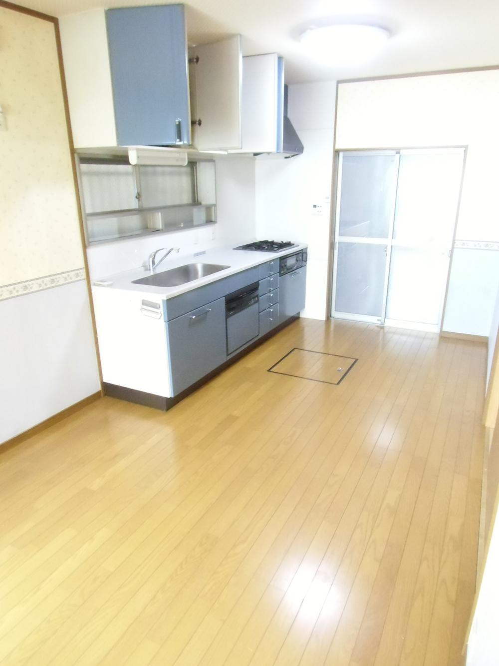 Living. Indoor (10 May 2013) Shooting