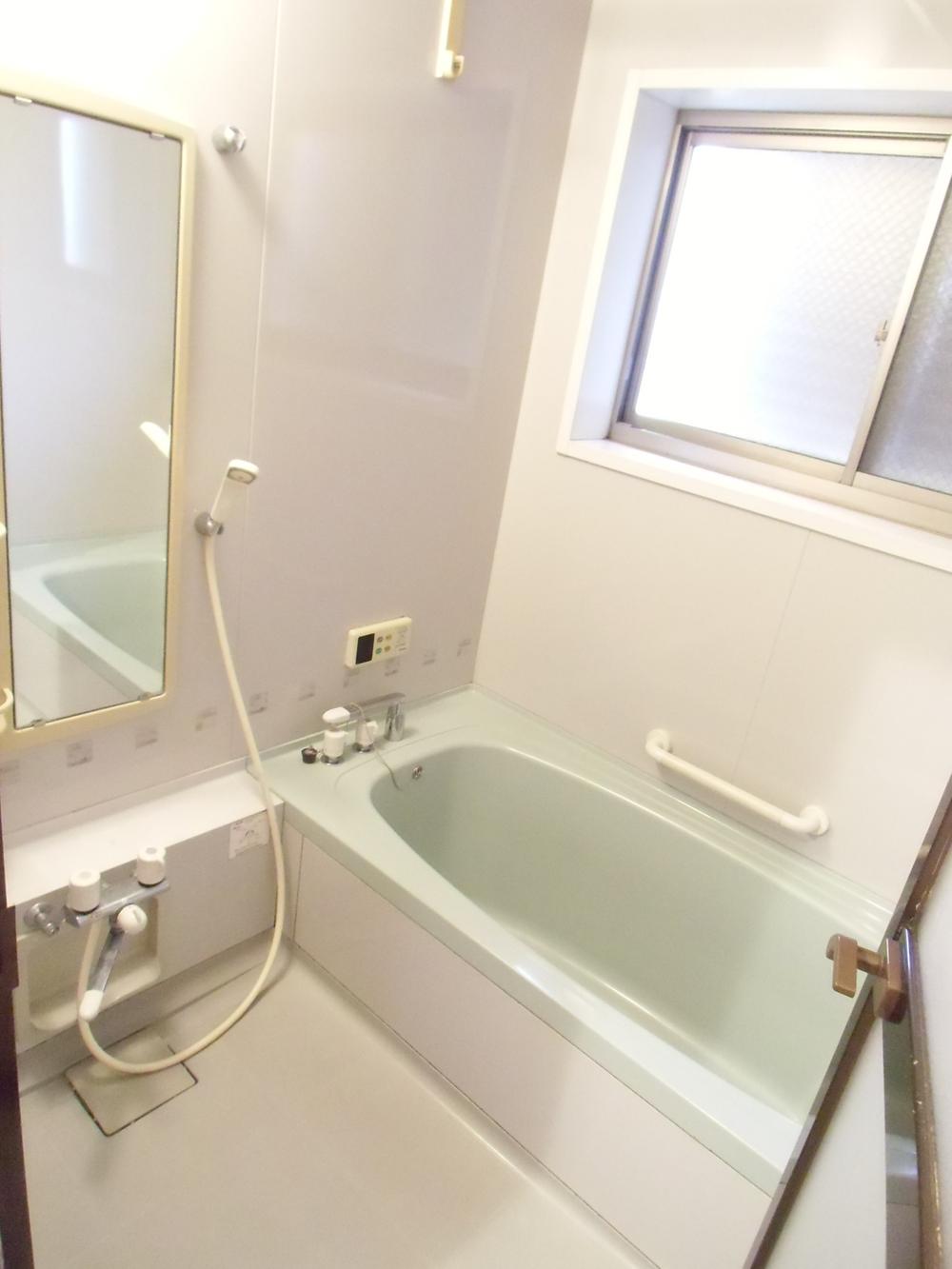 Bathroom. Indoor (10 May 2013) Shooting