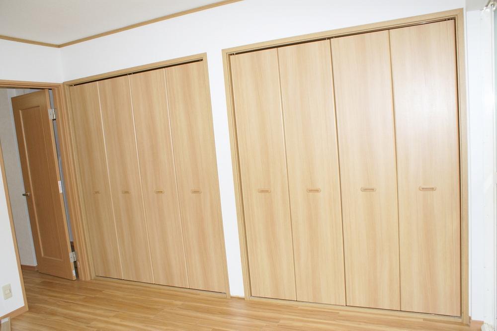 Receipt. It comes with plenty of storage