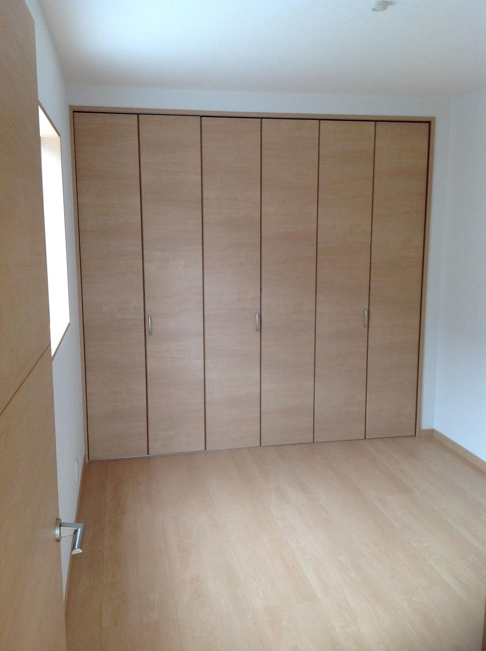 Same specifications photos (appearance). A bright room.