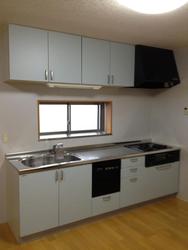 Kitchen. Easy-to-use spacious kitchen