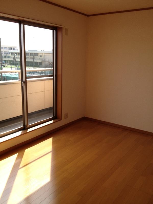 Non-living room. The third floor south Western-style