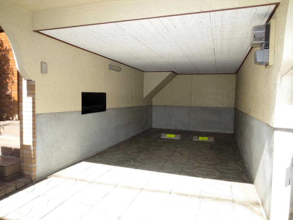 Parking lot. Appearance (October 2013) Shooting