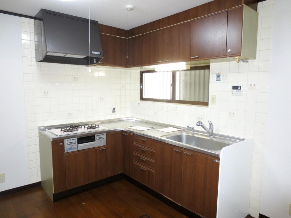 Kitchen. Indoor (10 May 2013) Shooting